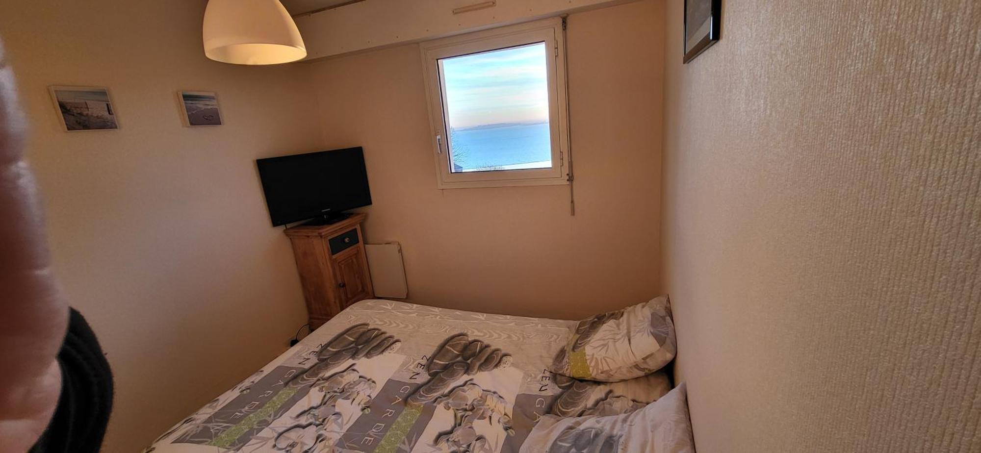 Appartement Les Pieds Dans L'Eau Сен-Каст-ле-Гильдо Экстерьер фото